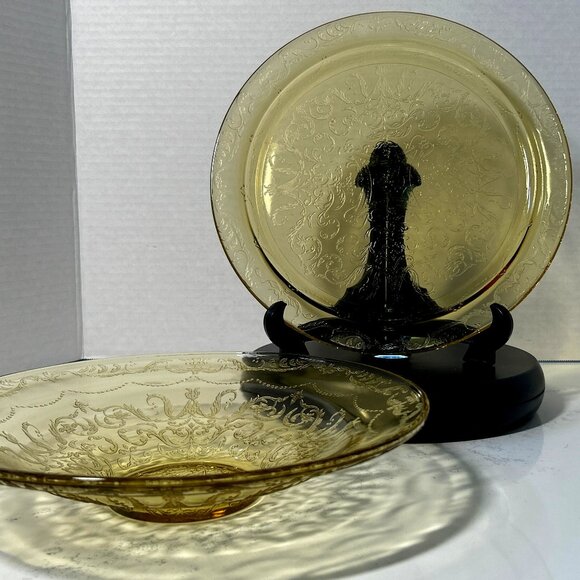 30052 Federal Glass Company Amber Round Glass Cake Plate and Serving Bowl - Picture 1 of 10